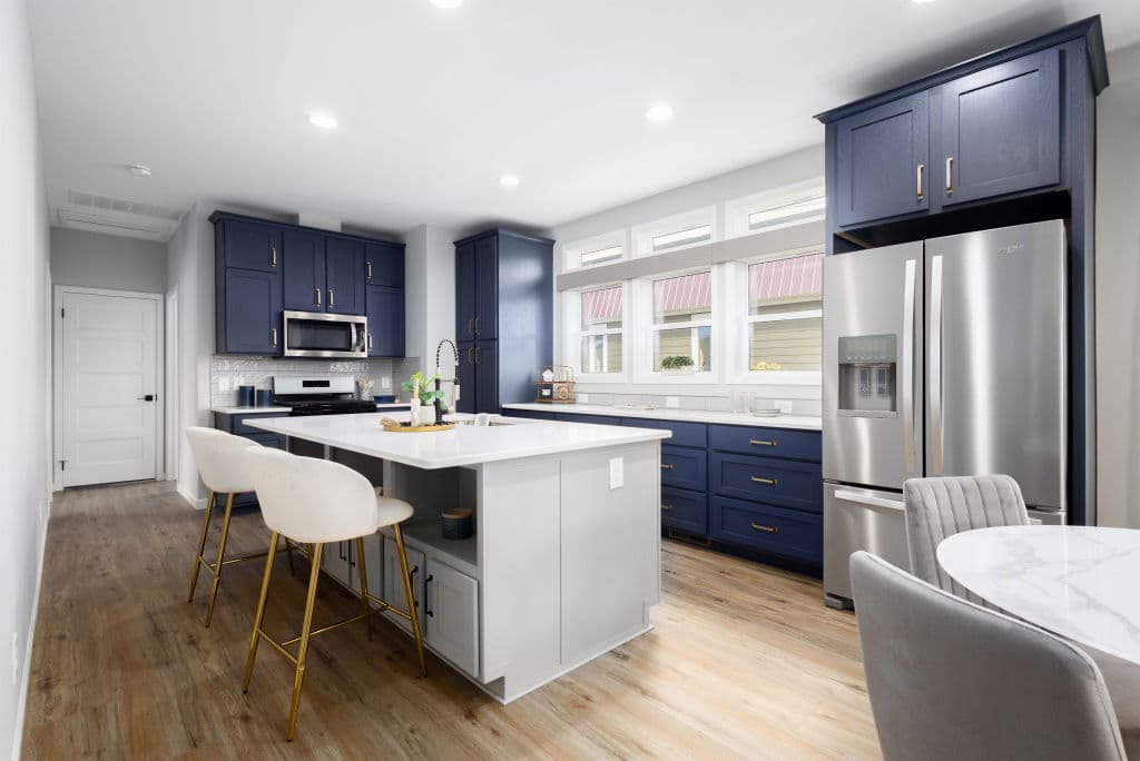 Pinecrest elite modular pgm5008-p interior home features