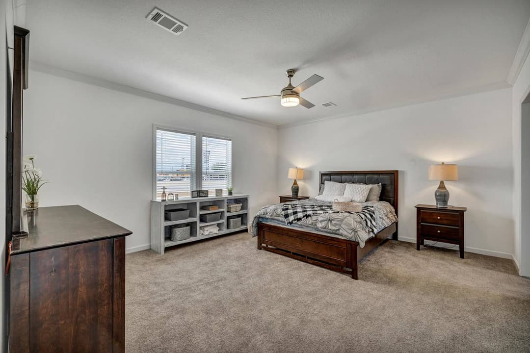 Titan extreme 3266d [the vegas] bedroom home features