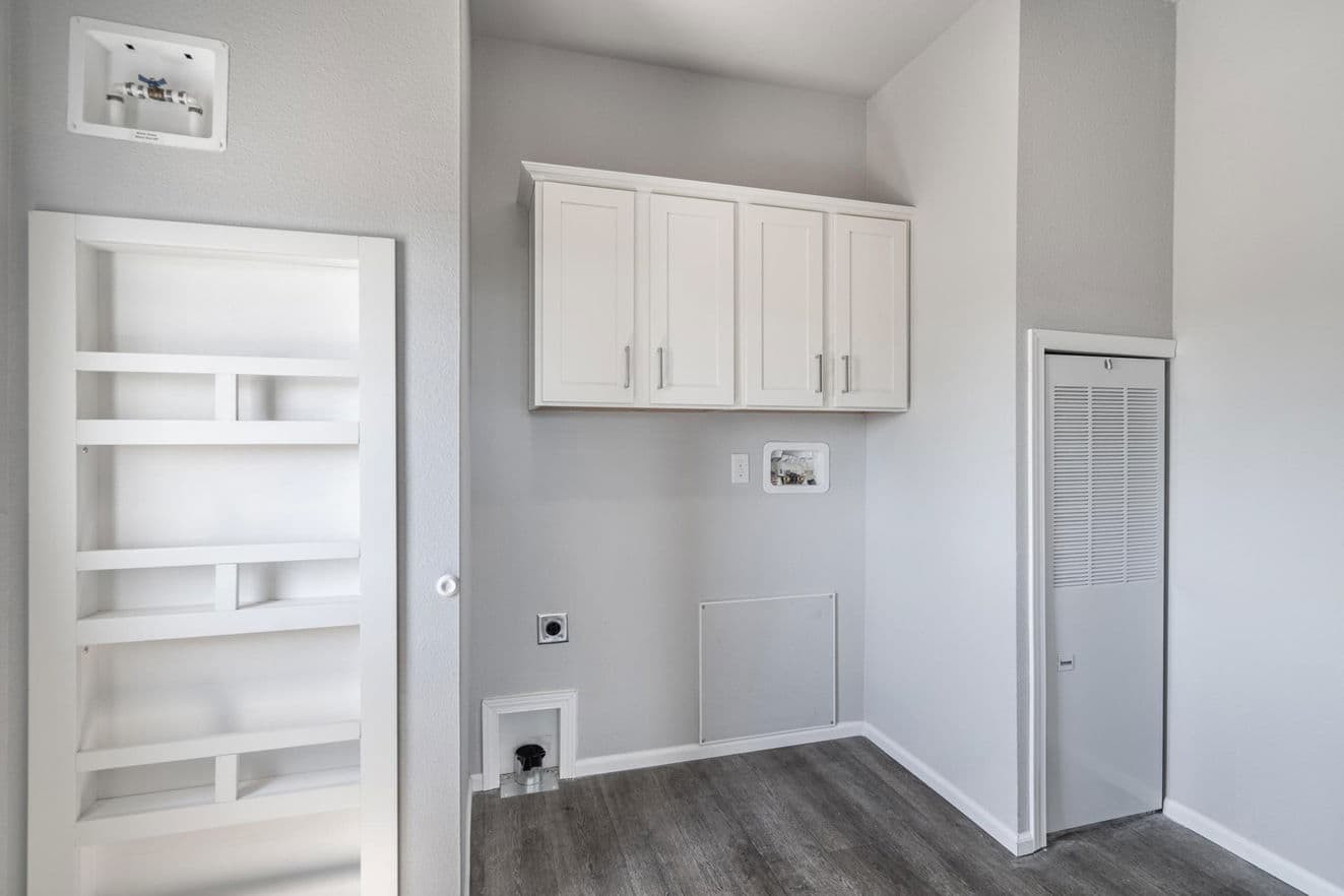 The ranch house 30683r interior home features