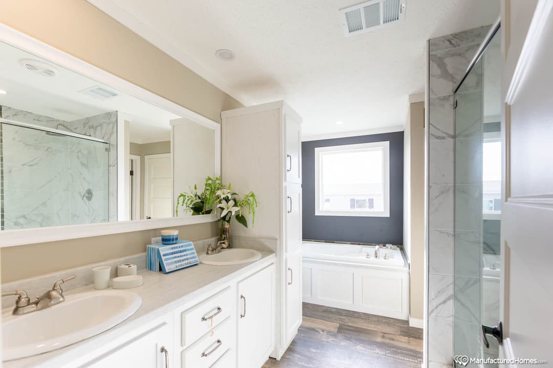 The bayou bathroom home features