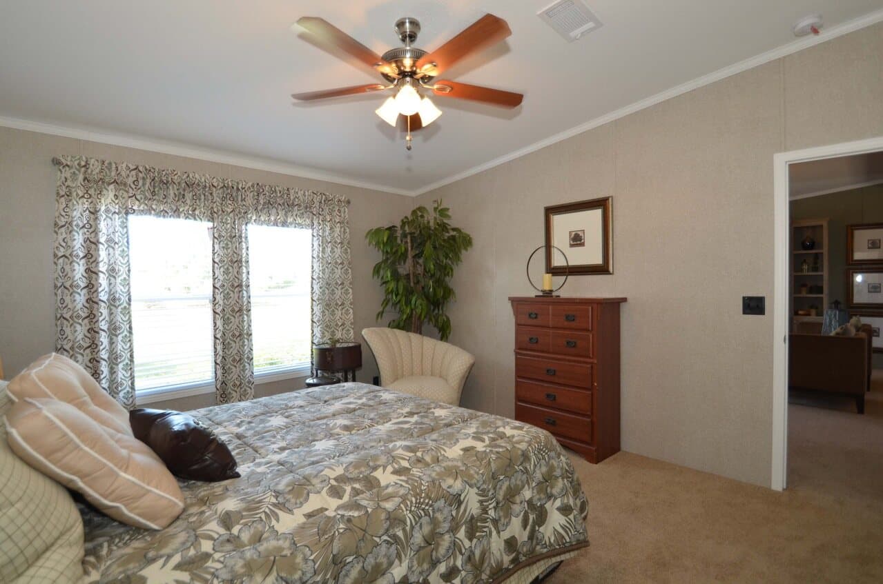 Kensington 28604k bedroom home features