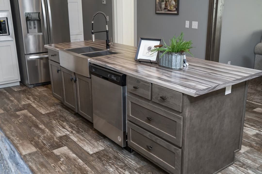 Byler kitchen home features