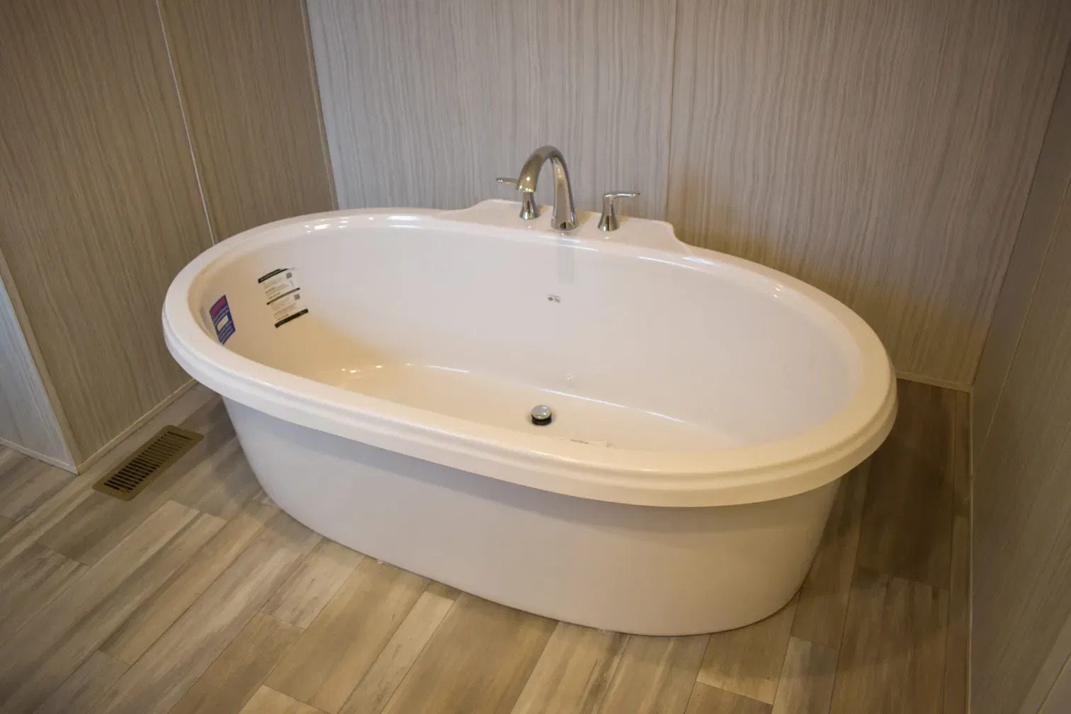 Moonstone 60 bathroom home features