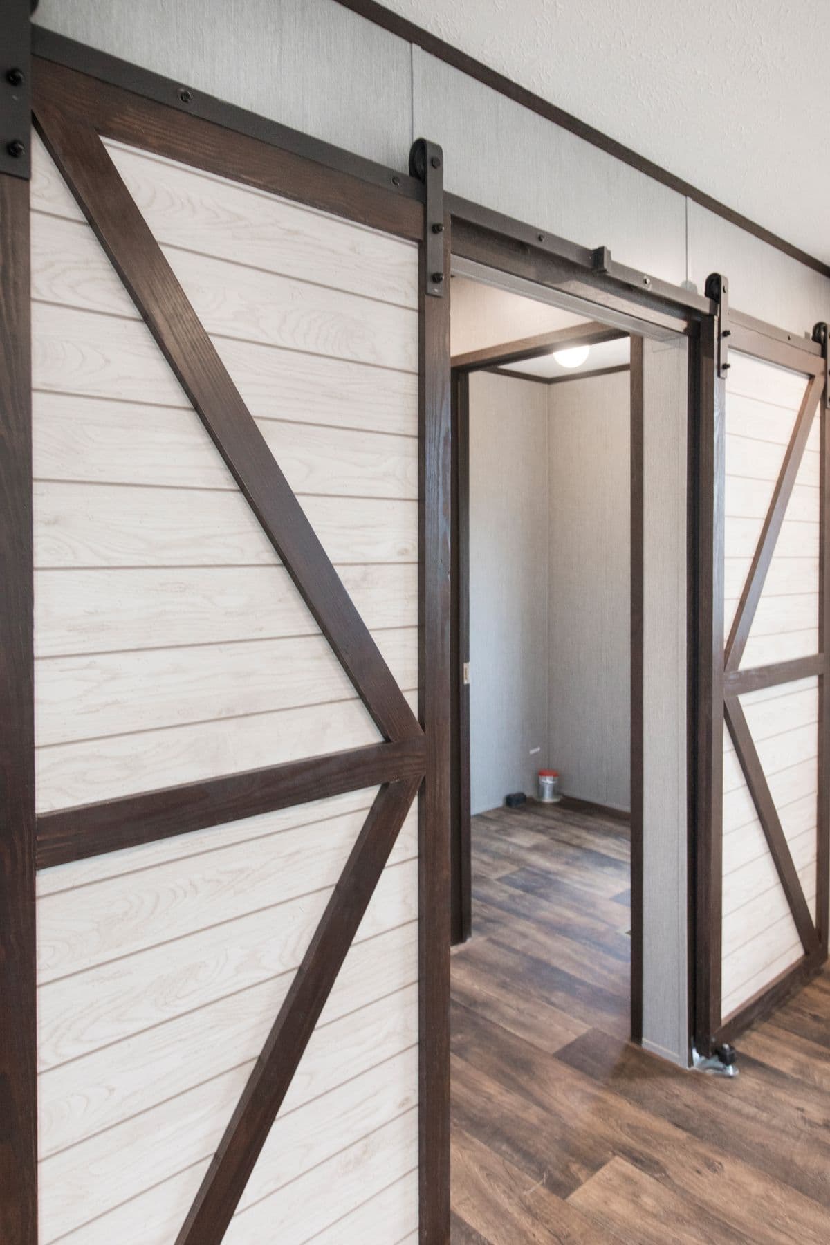 The seaside 1200 interior home features