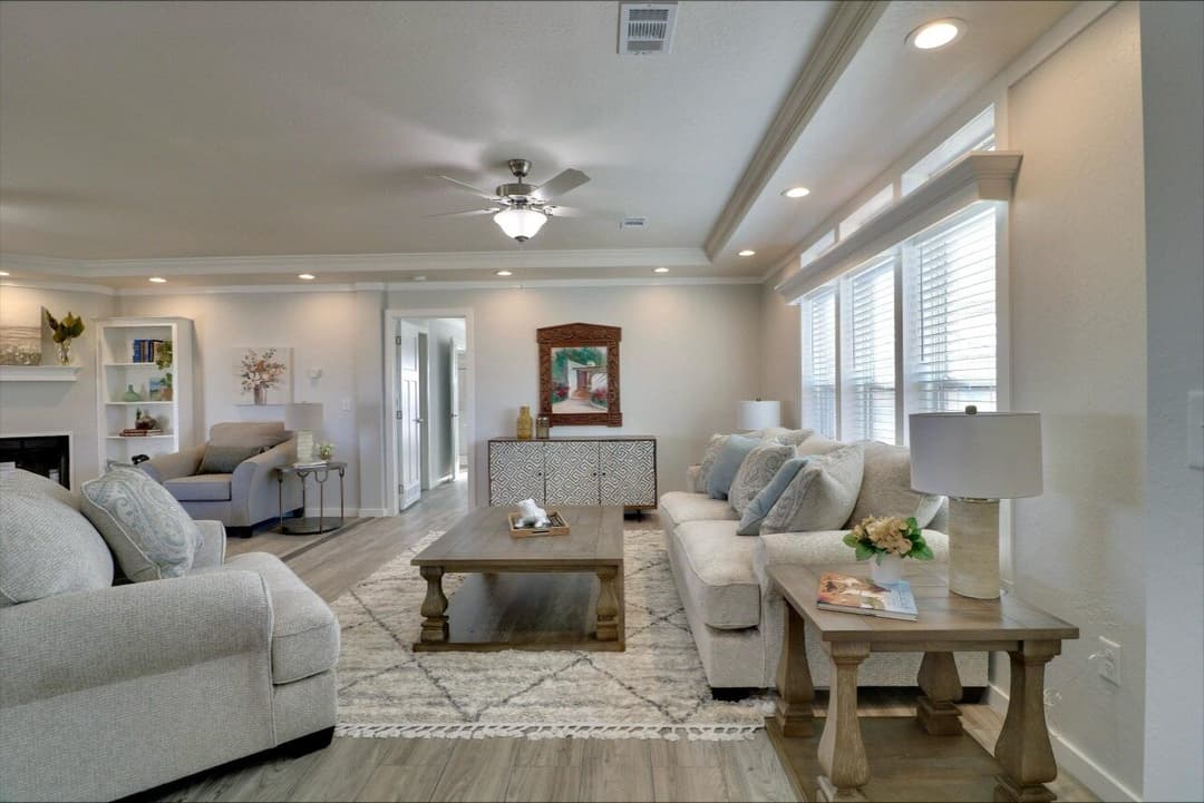 Solitaire 28784a interior home features