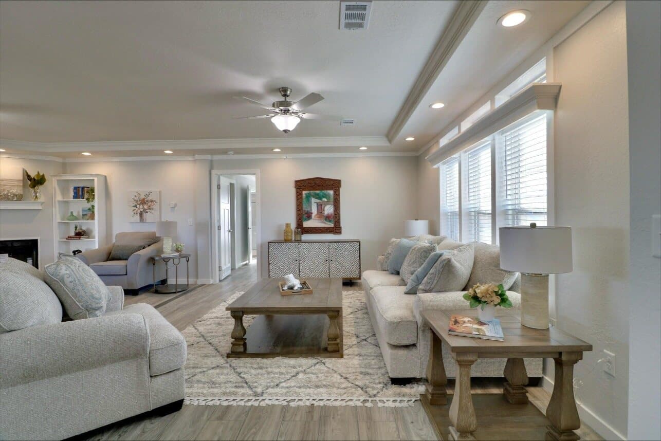 Solitaire 28784a interior home features