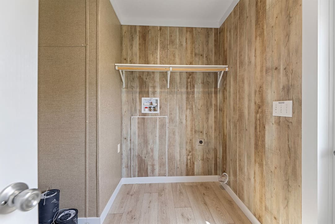 Sheridan 52 28523s interior home features