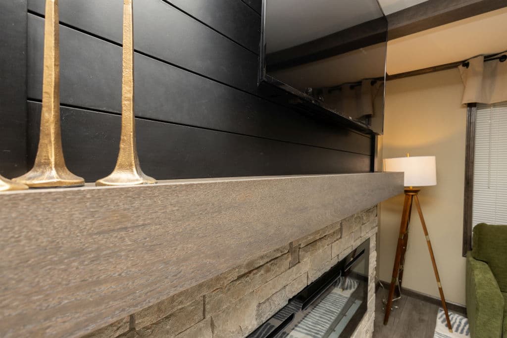 1w1048-v interior home features