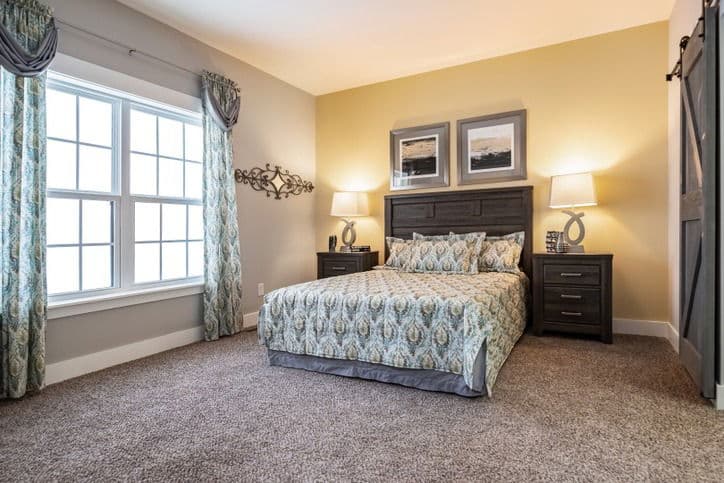 Saddle ridge 28663a bedroom home features