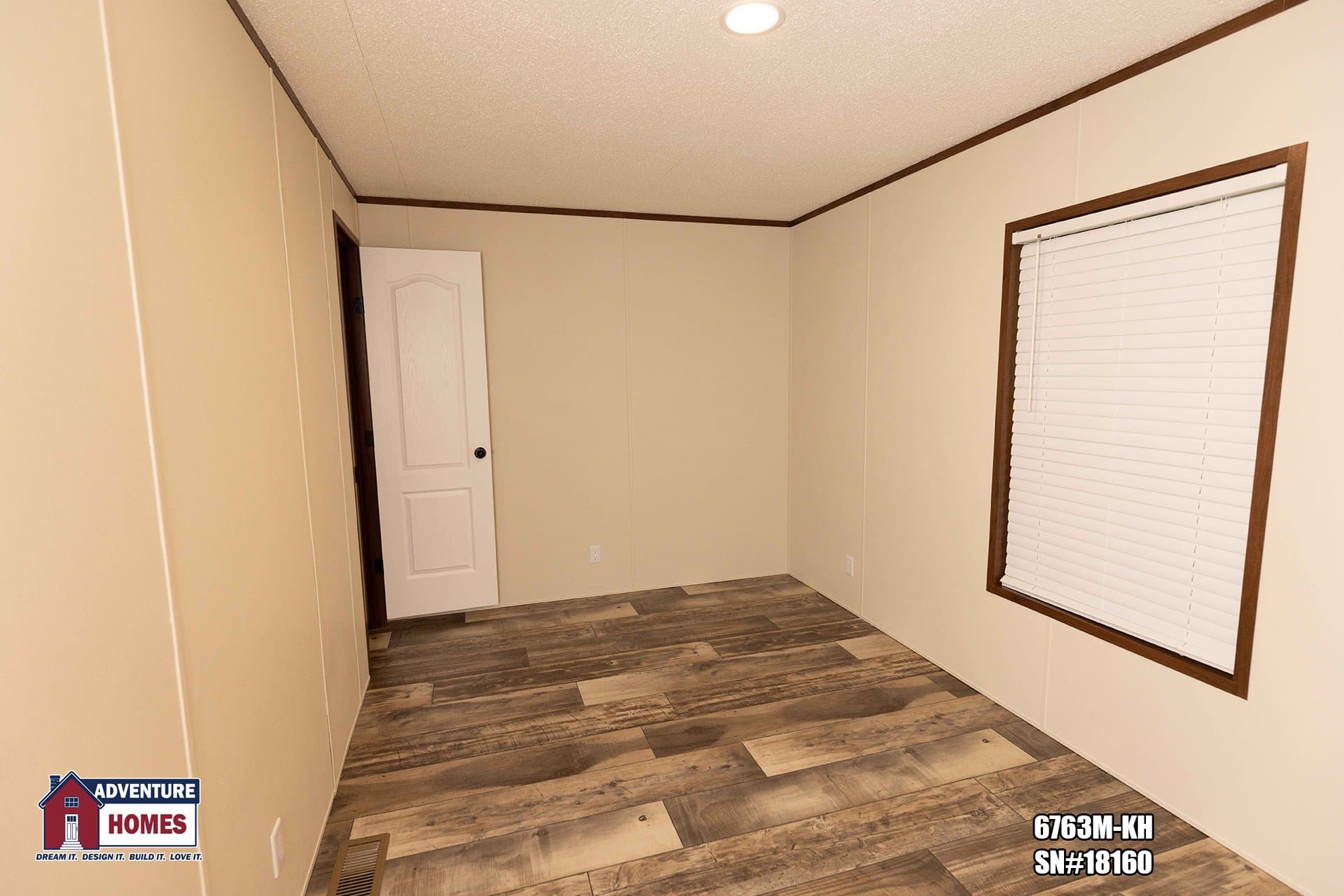 6763m-kh bedroom home features