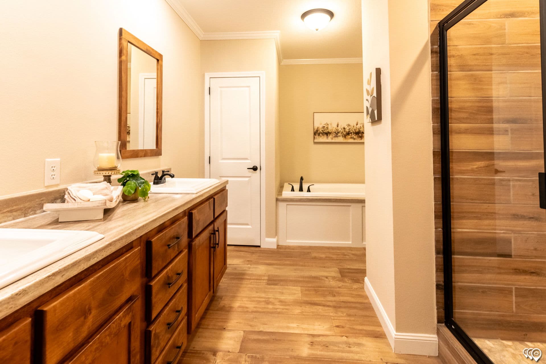 Pri3264-2070 bathroom home features