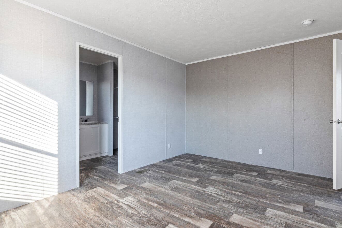 Valu premier 16683g interior home features