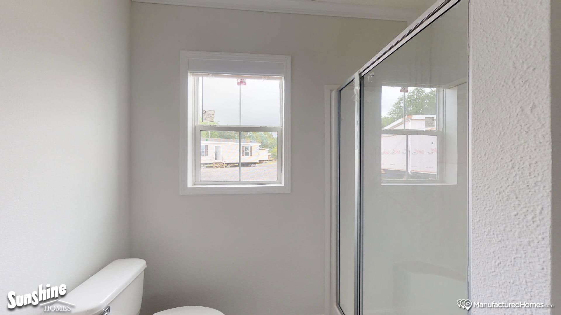 Pri1670-1005 bathroom home features