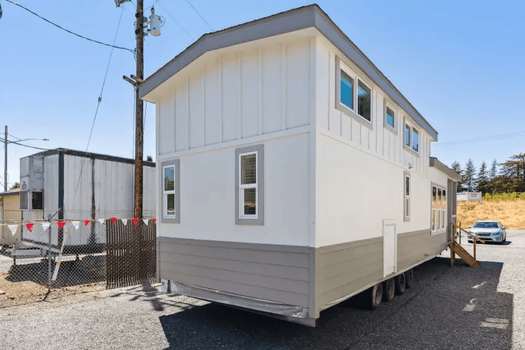 Ath-30dl elevation and exterior home features