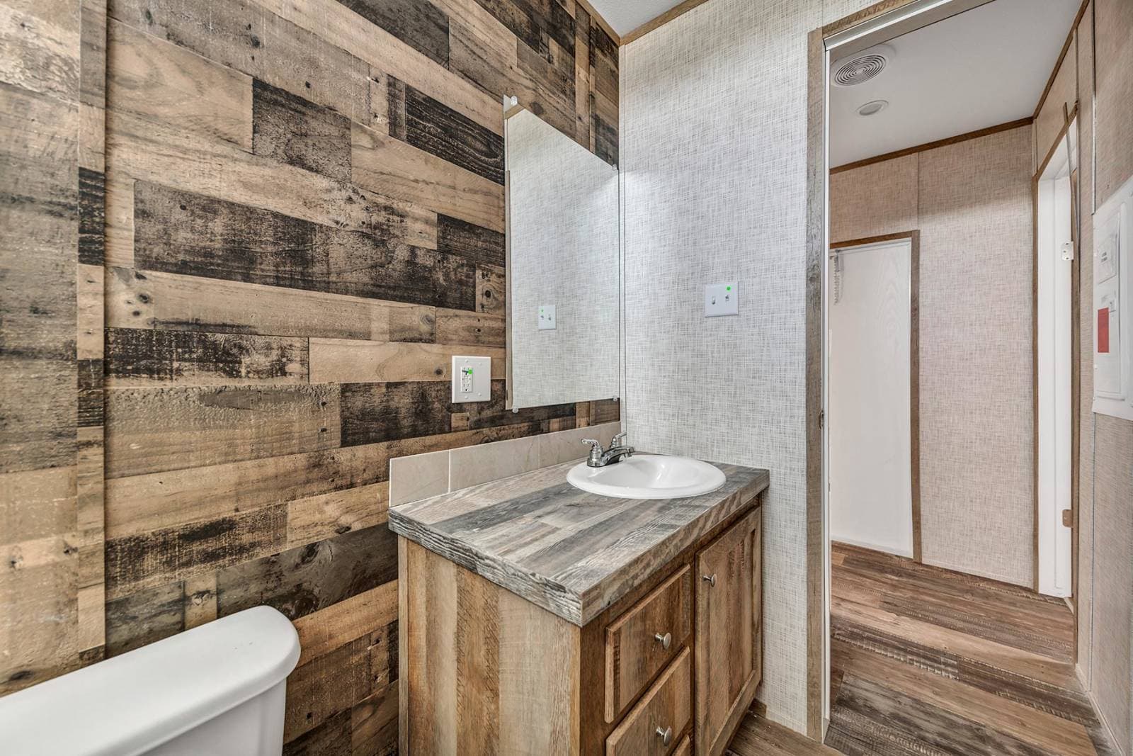 Cs1650a bathroom home features