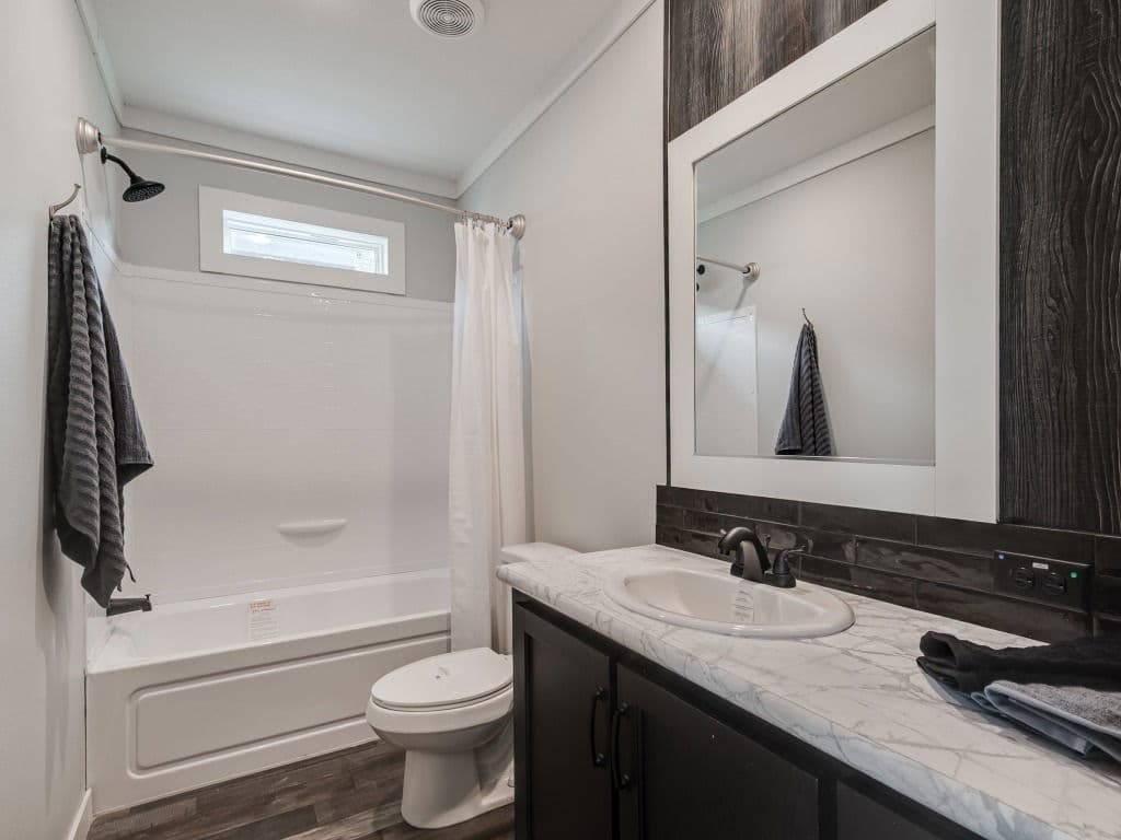 Answer house 28724a bathroom home features
