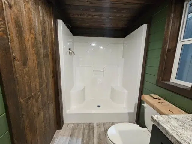 Meadowbrook| 4b 130 bathroom home features