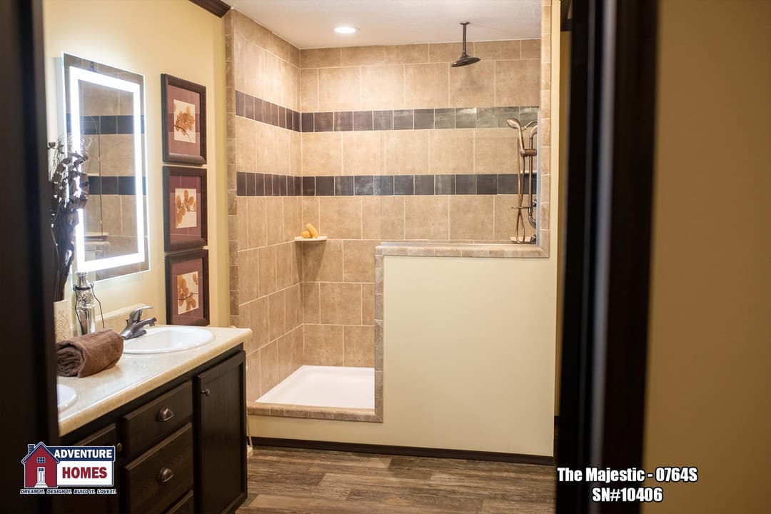 Majestic | 0764s bathroom home features