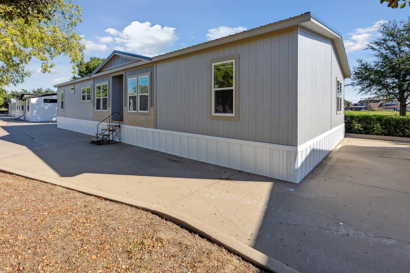 Innovation 3268h exterior home features