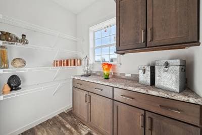 Pinot kitchen home features