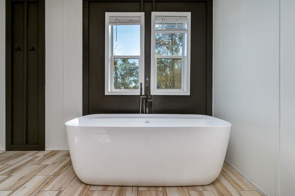 Tortuga bathroom home features