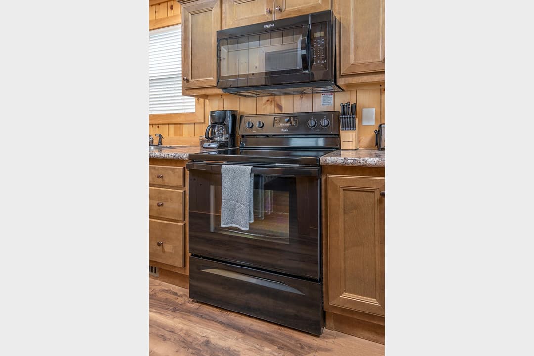 Shore park 4110b kitchen home features