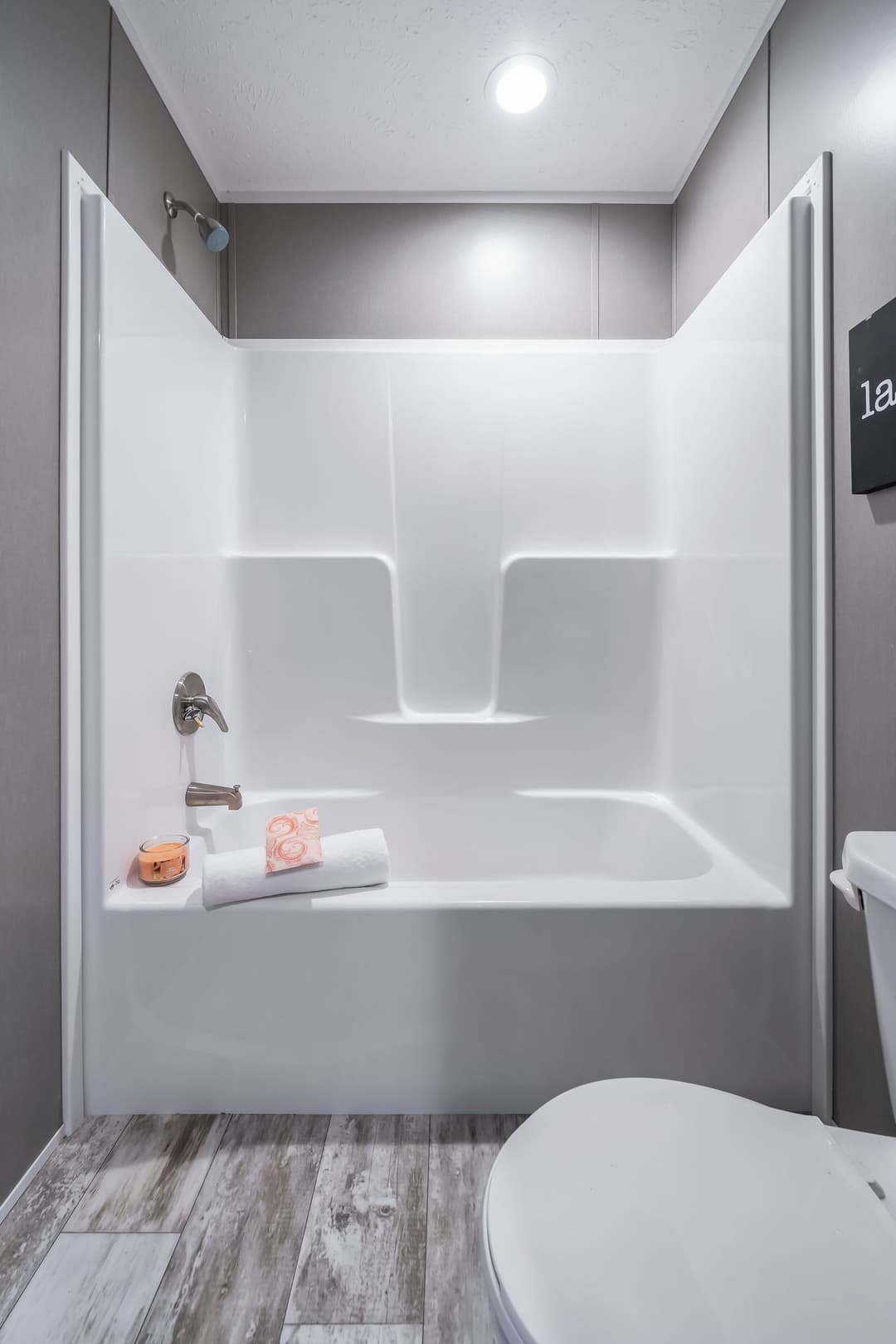 Cascade bathroom home features