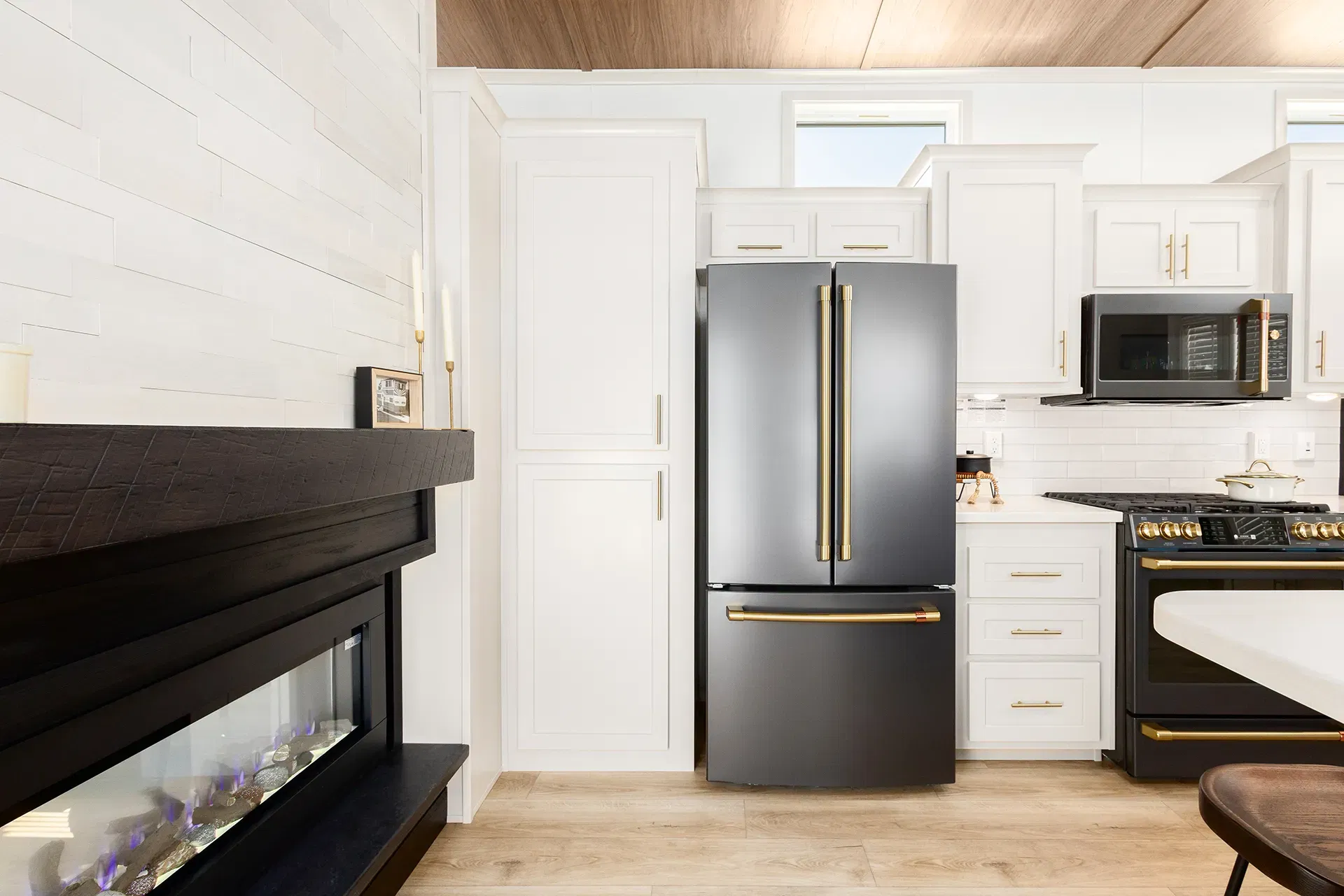 Canadian eldorado 6450 kitchen home features