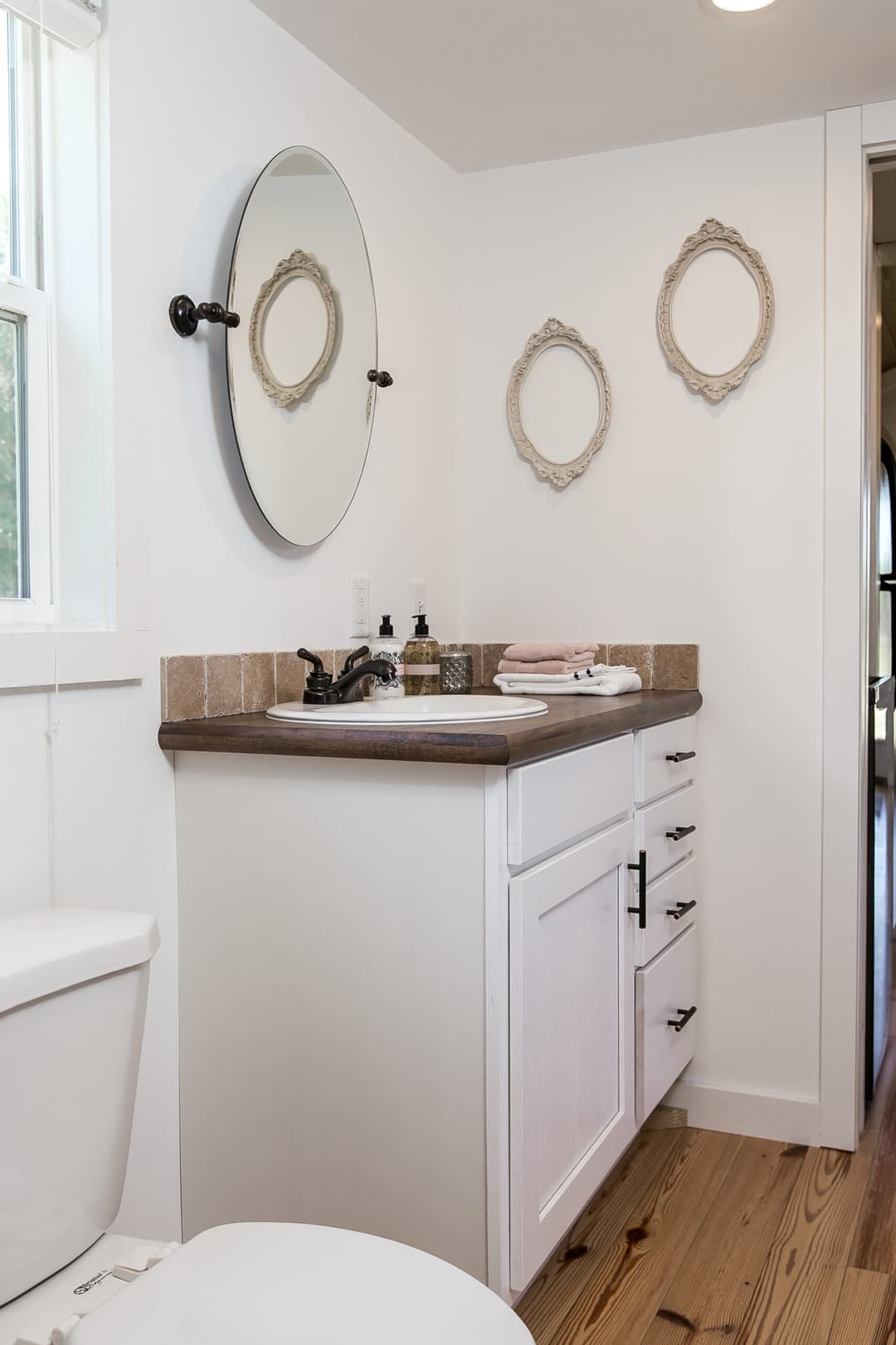 Sipsey bathroom home features