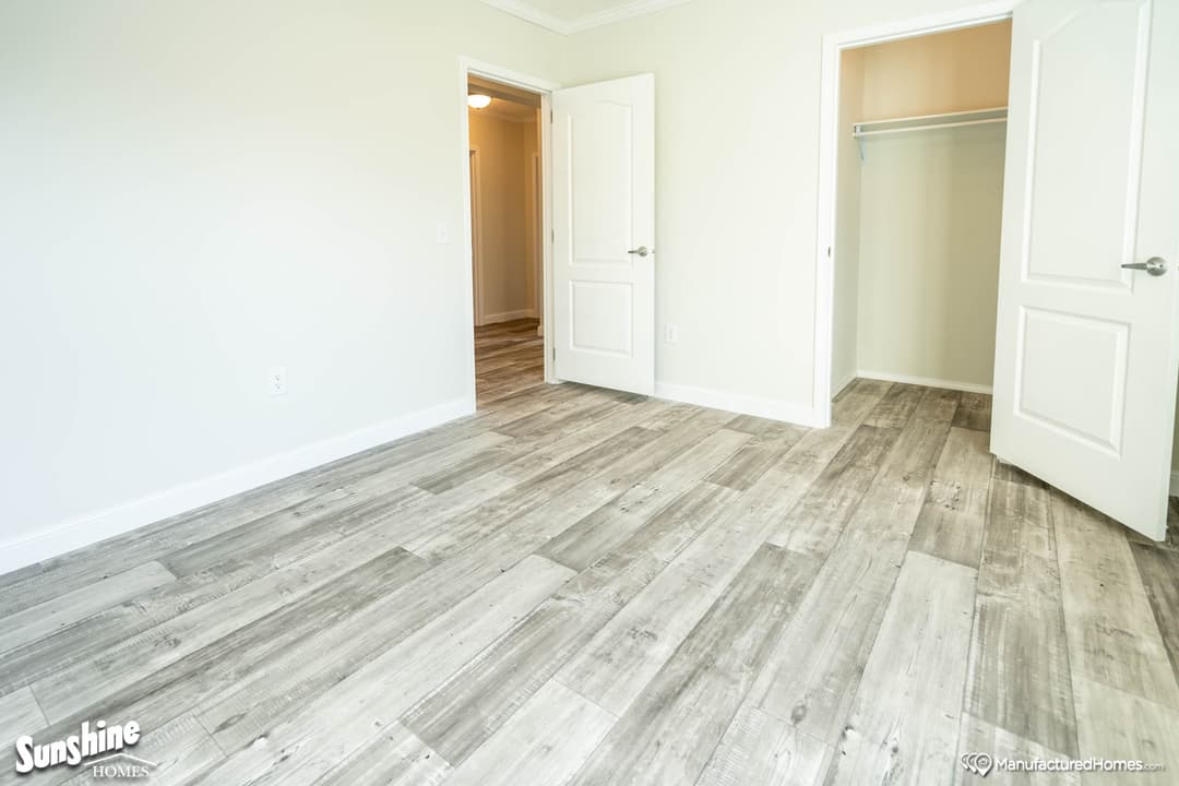 Pri3280-2043 bedroom home features