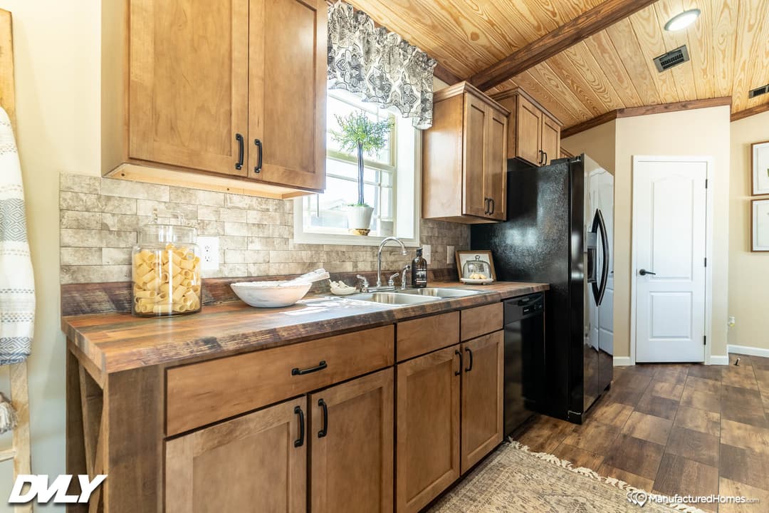 The lodge 5 kitchen home features