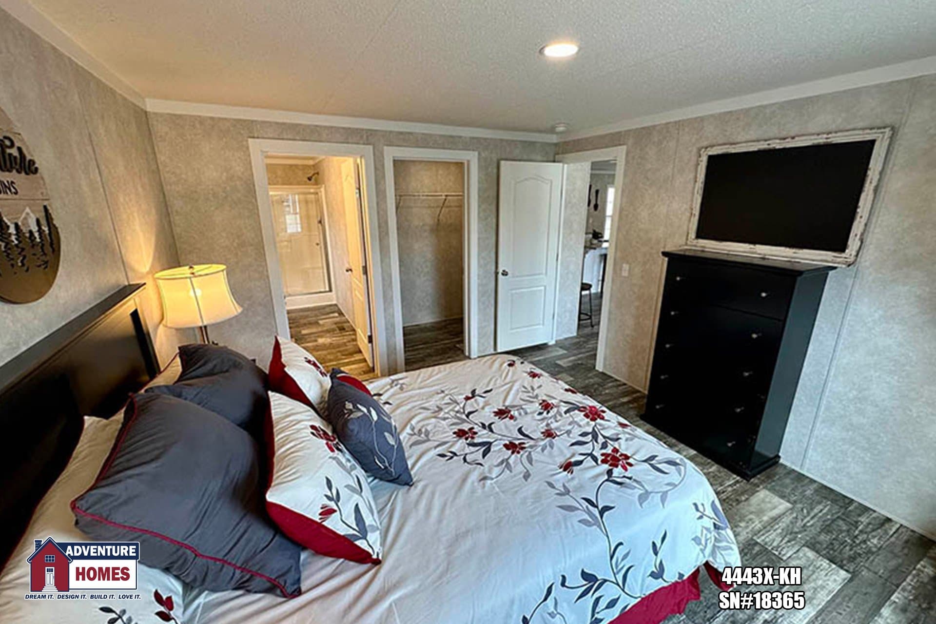 4443x-kh bedroom home features