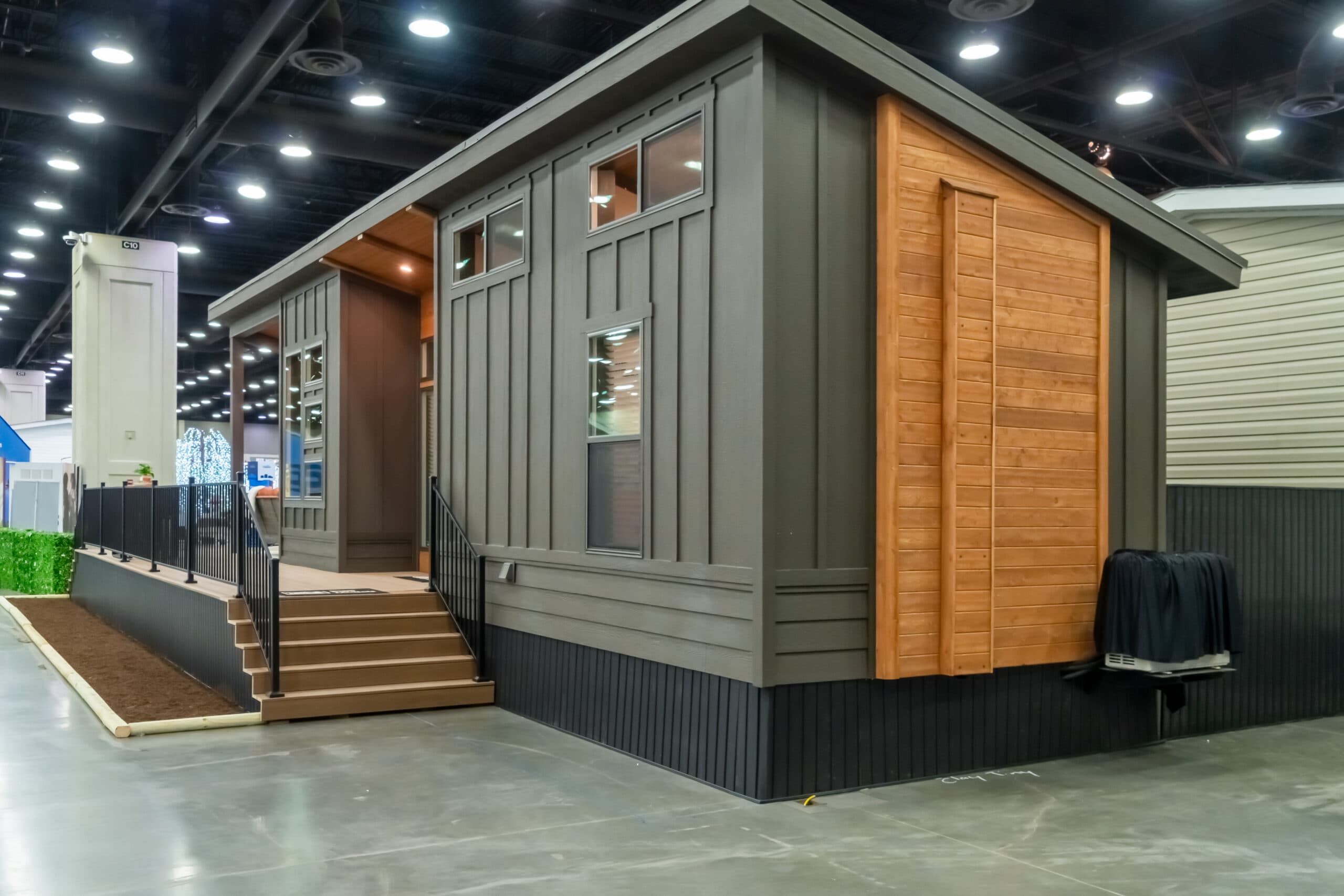 Skyway exterior home features