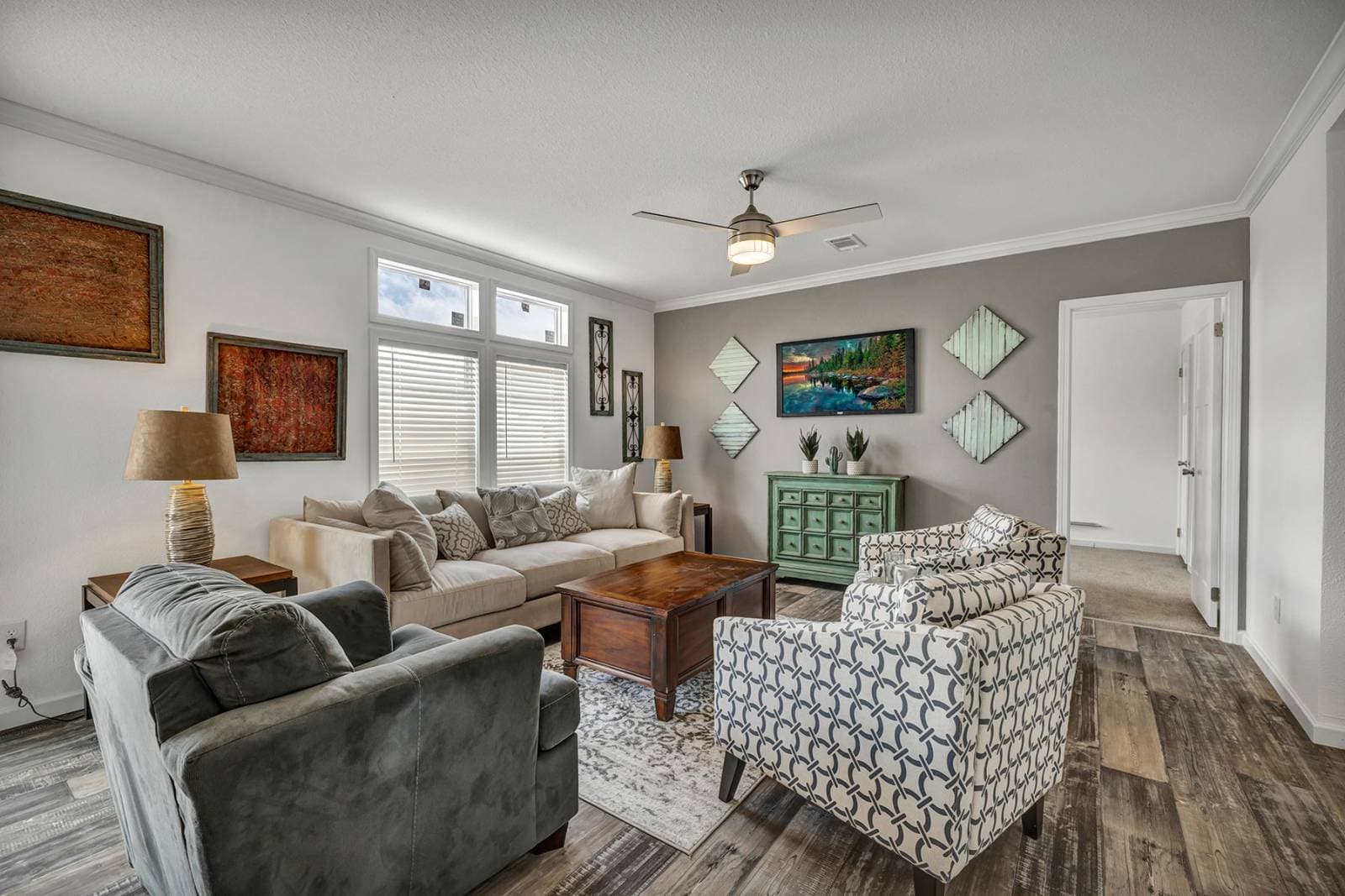 Titan extreme 3266d [the vegas] interior home features