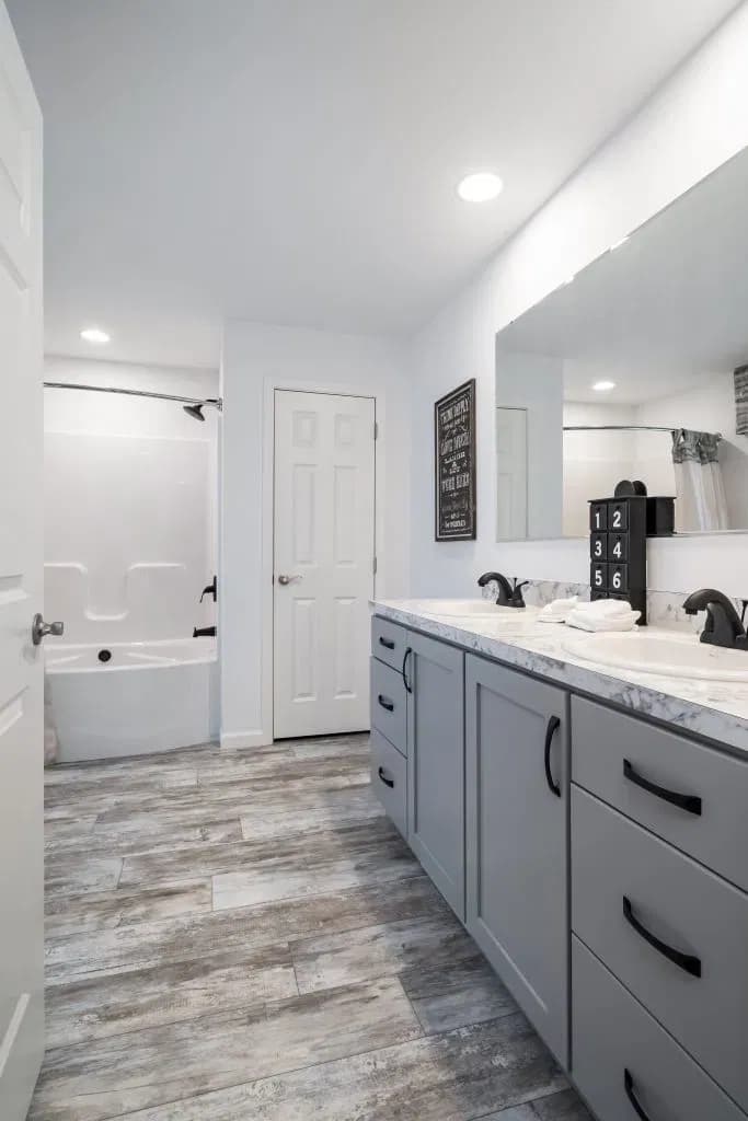 Belle ame ranch bathroom home features