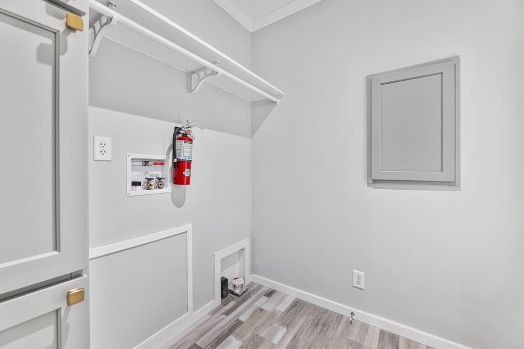 Paxton 28523a interior home features