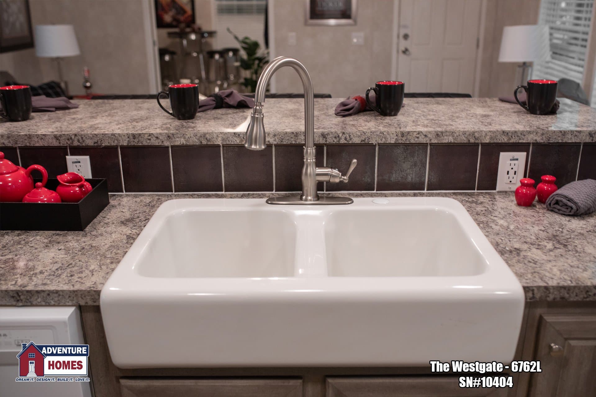 Westgate | 6762l kitchen home features