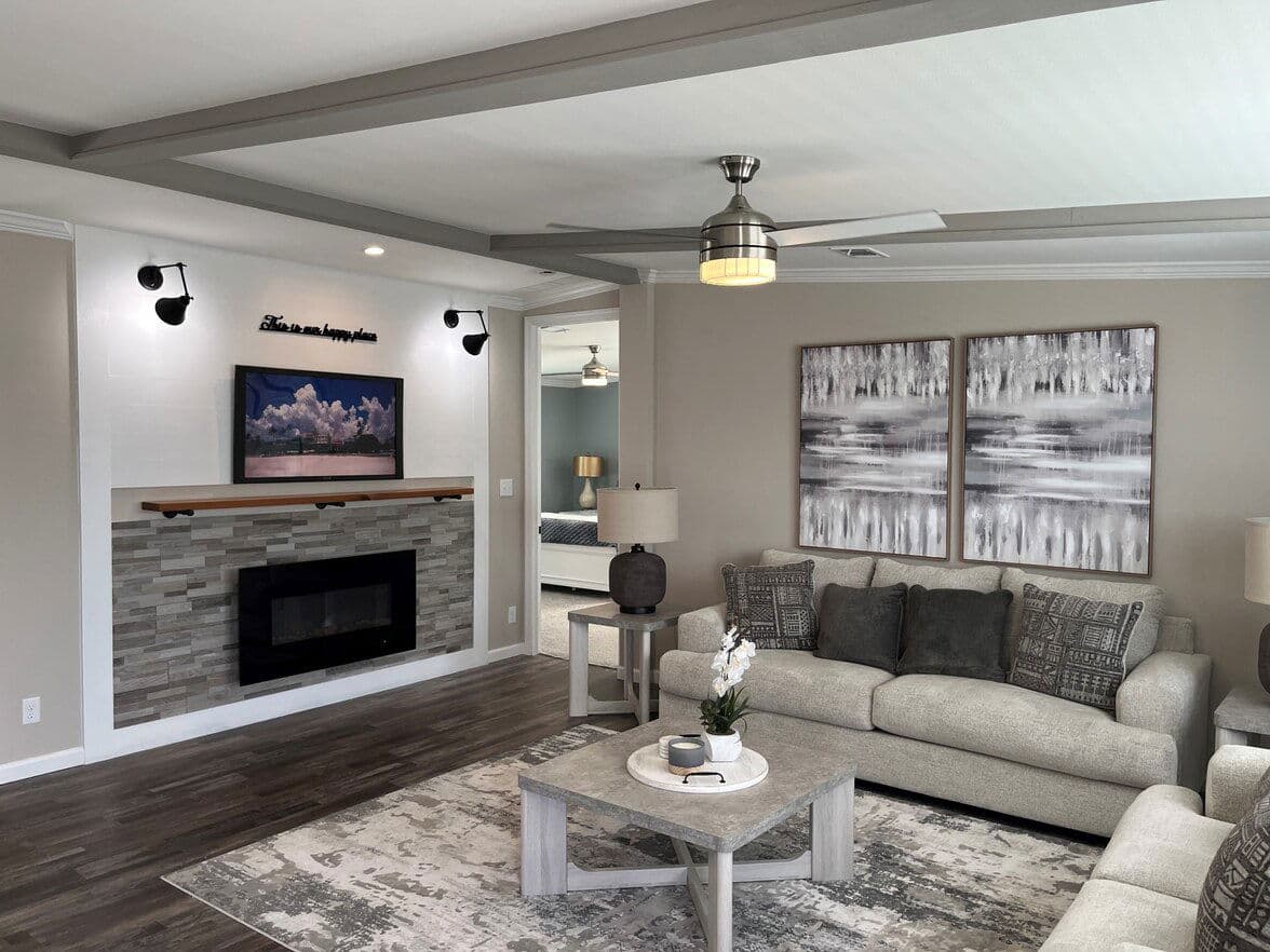 Mckenna 30603b interior home features