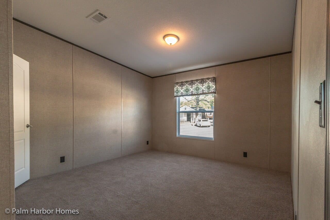 Carrington 30744c interior home features