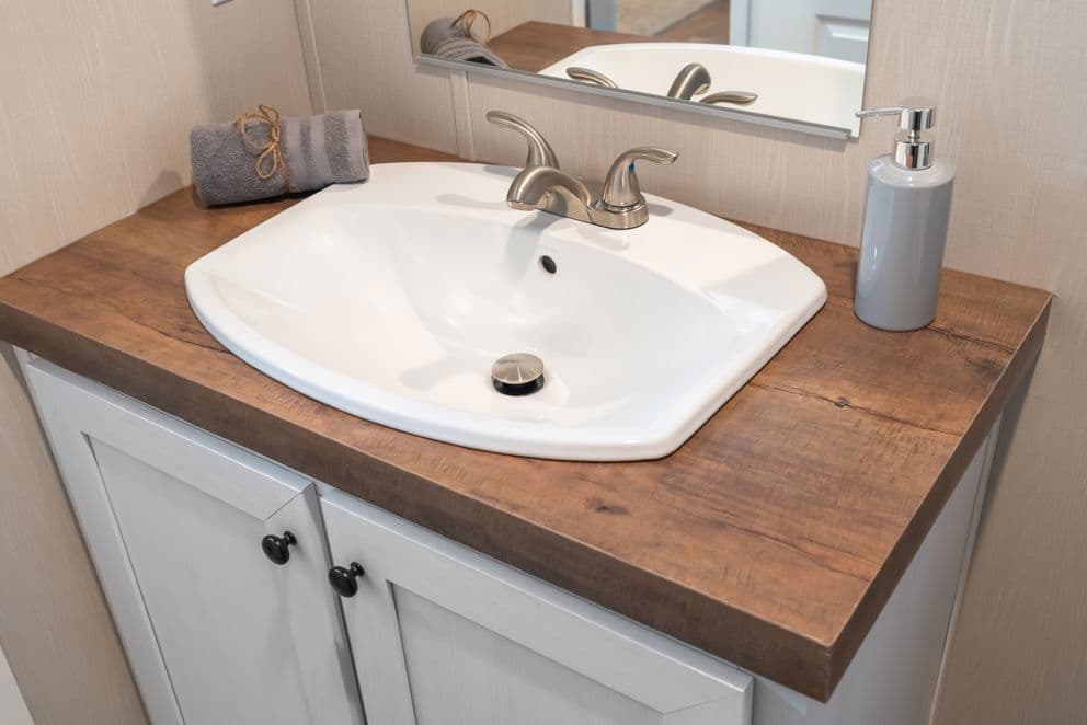 Tradition 2868b bathroom home features