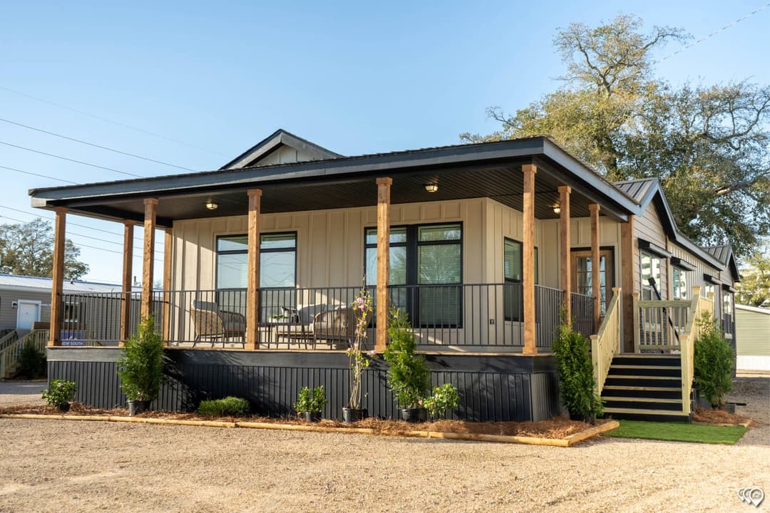 Pri3284-2073 elevation and exterior home features