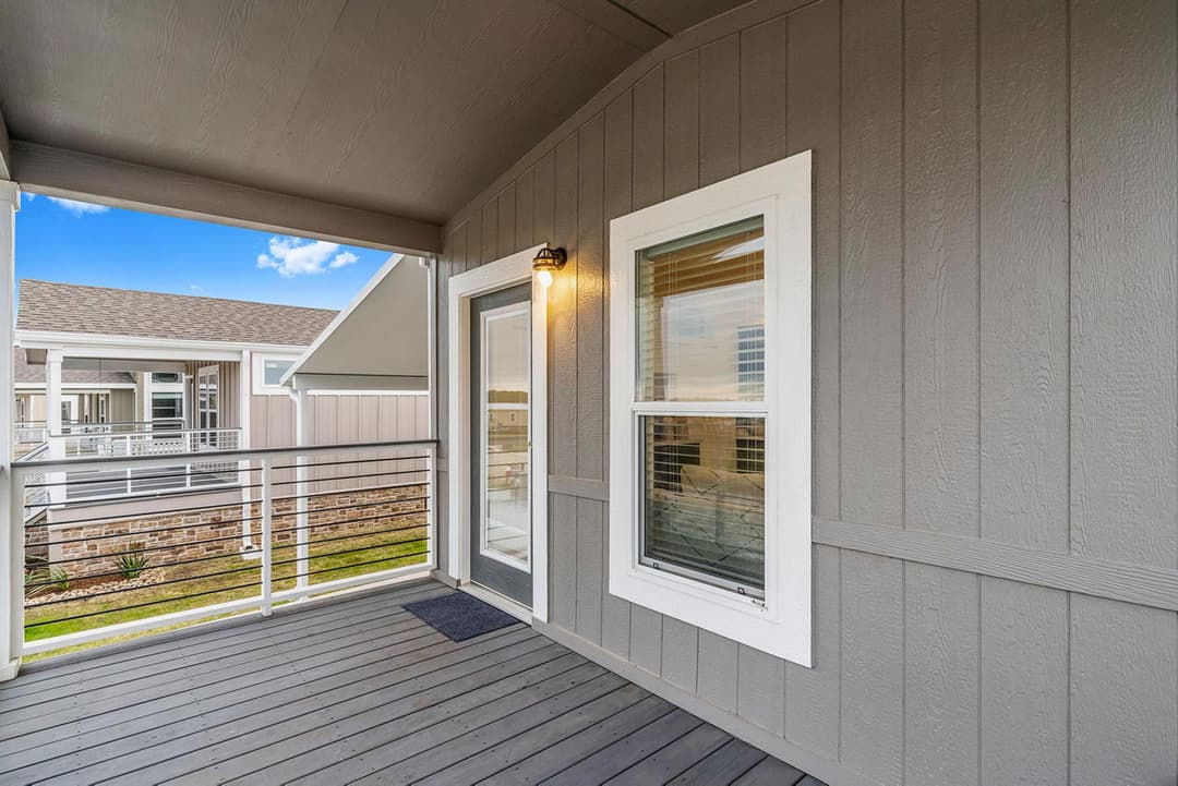 Innovation 1668h exterior home features