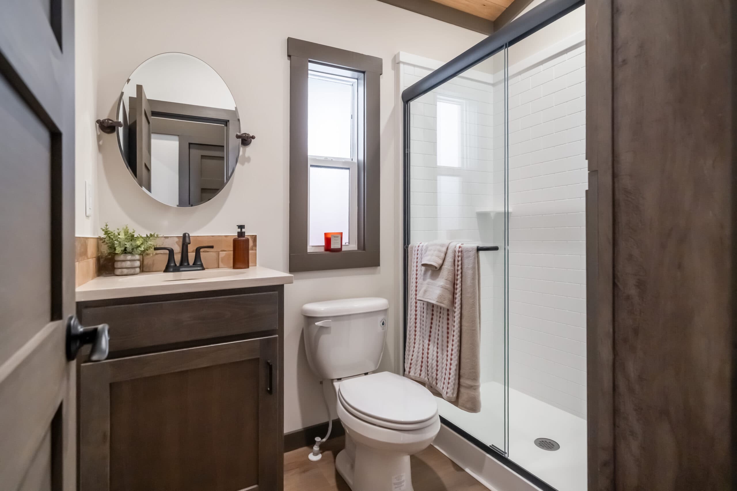Skyway bathroom home features