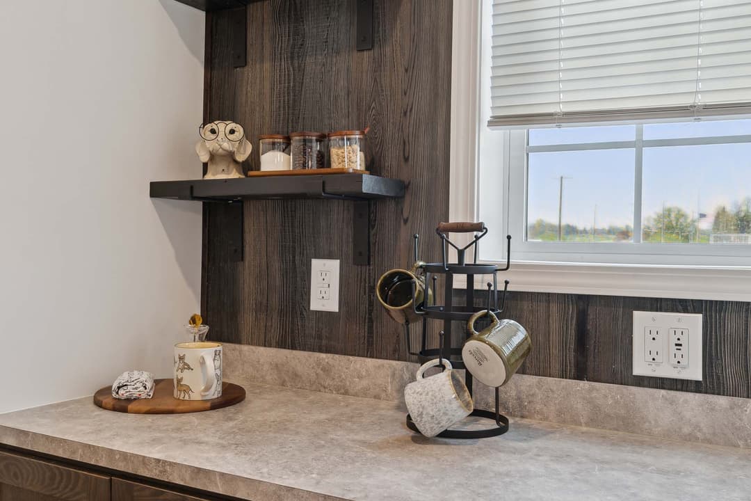 Sunlight 1493 kitchen home features