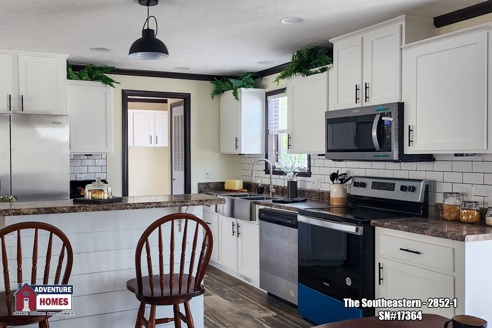 Southeastern | 2852-1 kitchen home features