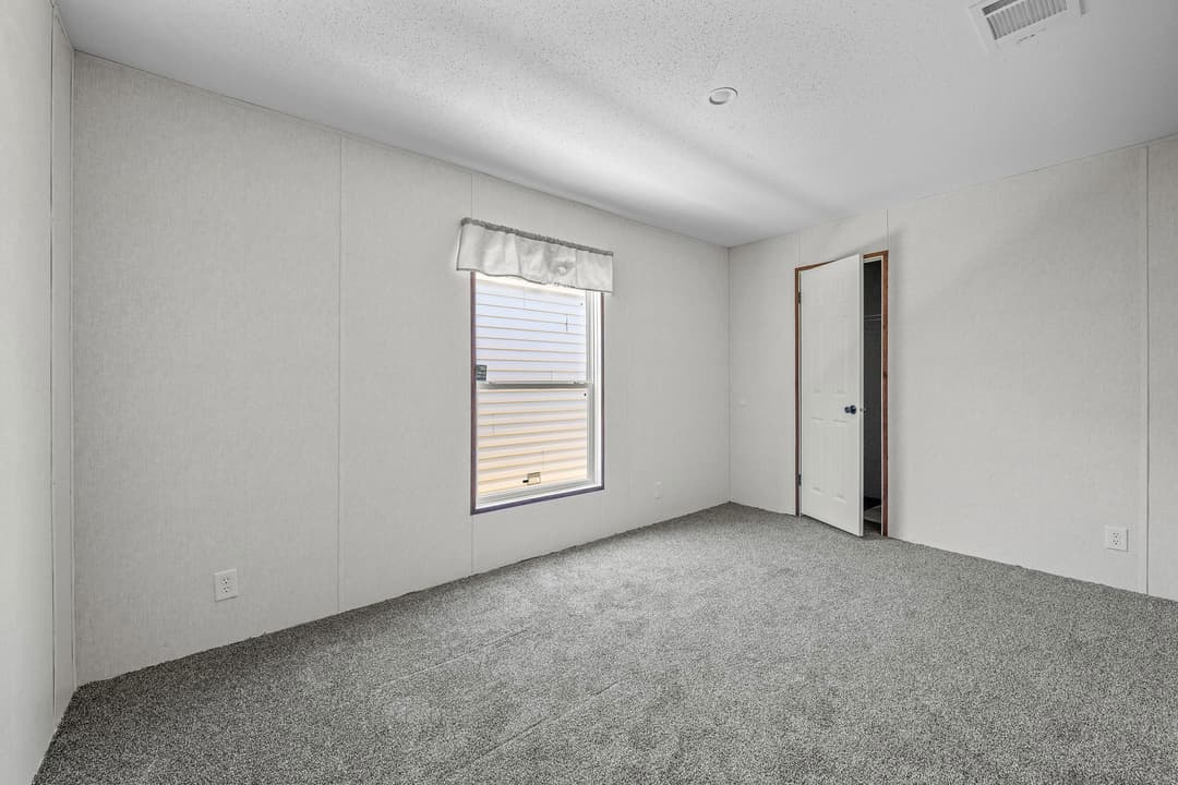 Mj bedroom home features