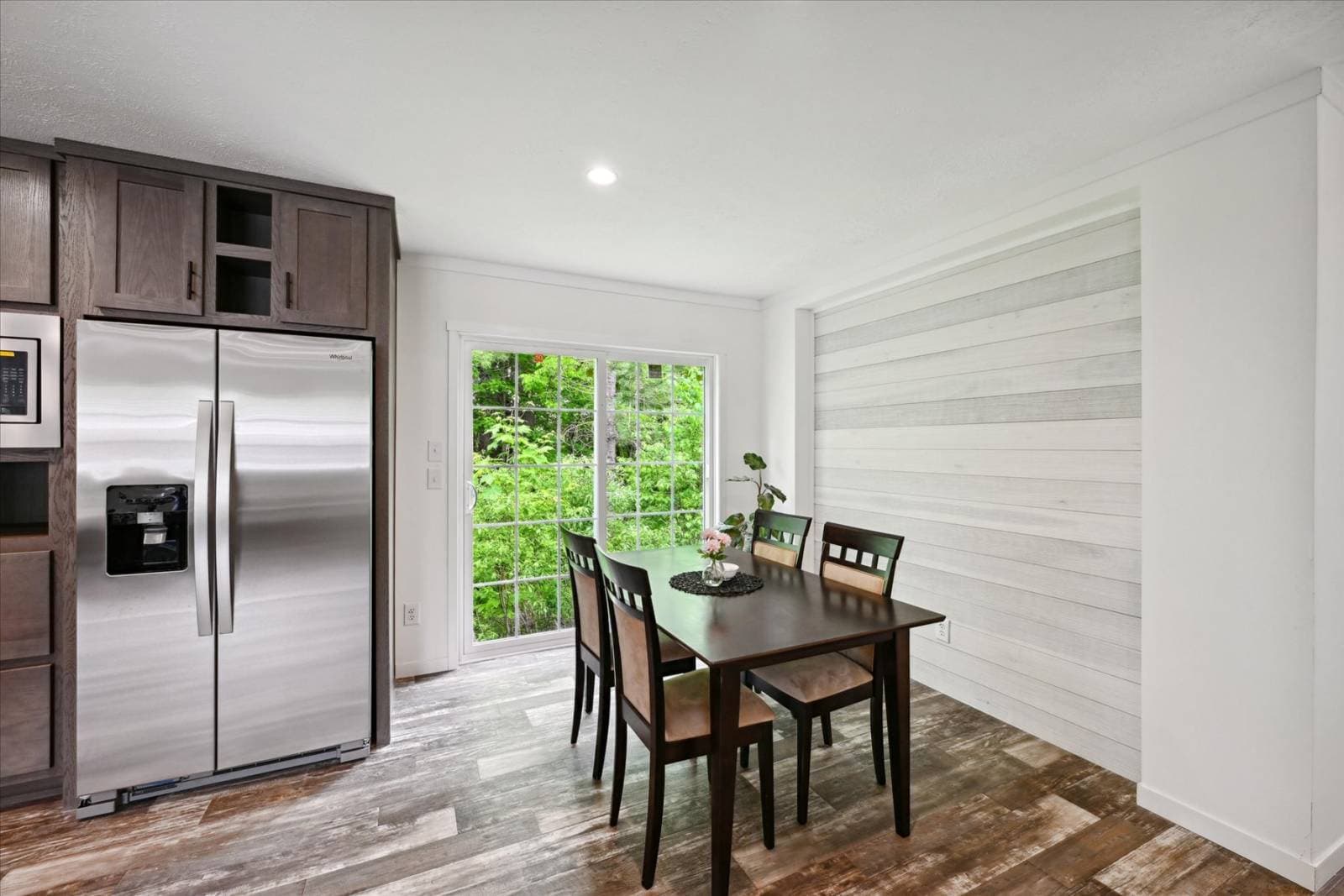 Elevate 56 kitchen home features