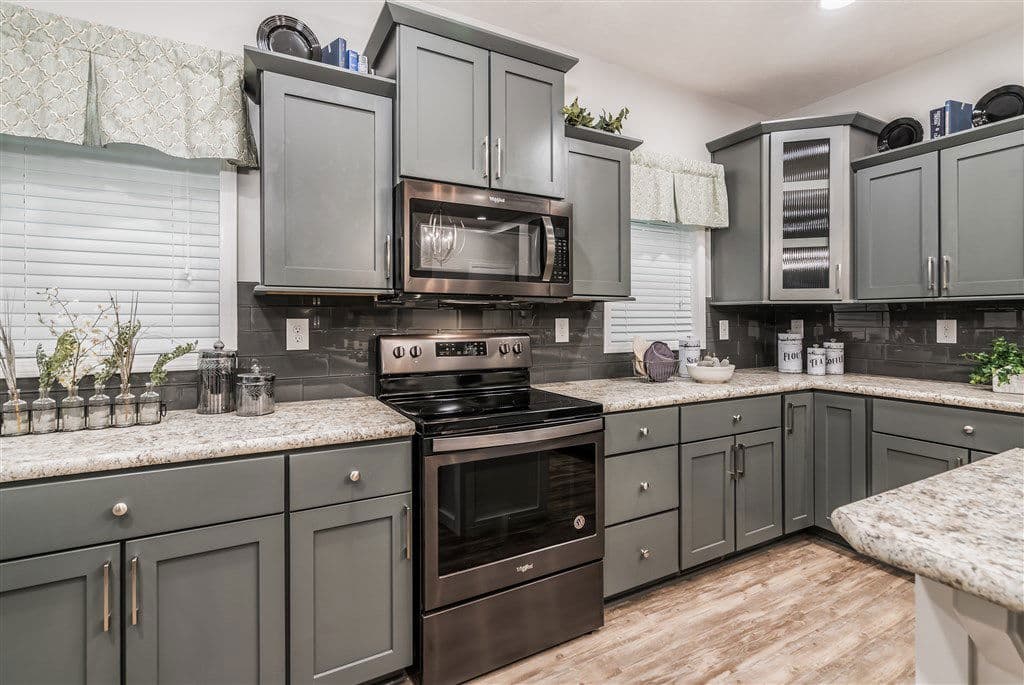 Ultra 13 kitchen home features