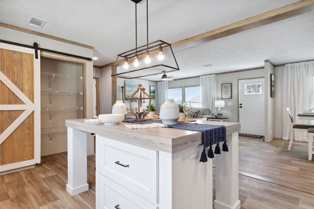 Breeze farmhouse 72 kitchen home features