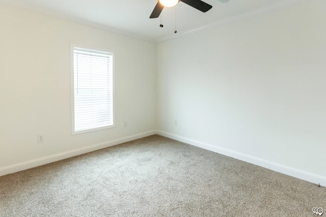 Pri3280-2071 bedroom home features